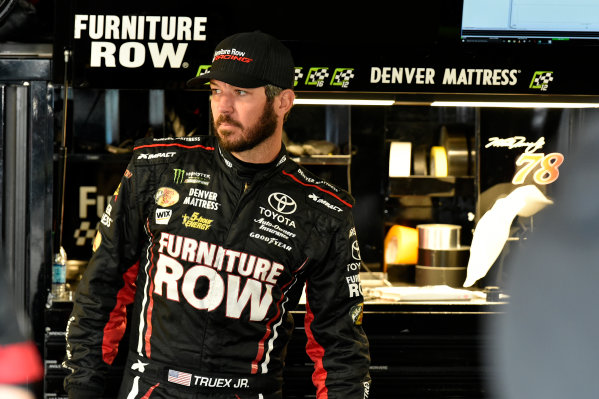 Monster Energy NASCAR Cup Series
First Data 500
Martinsville Speedway, Martinsville VA USA
Saturday 28 October 2017
Martin Truex Jr, Furniture Row Racing, Furniture Row/Denver Mattress Toyota Camry
World Copyright: Scott R LePage
LAT Images
ref: Digital Image lepage-171028-mart-3223 Monster Energy NASCAR Cup Series
First Data 500
Martinsville Speedway, Martinsville VA USA
Saturday 28 October 2017
Martin Truex Jr, Furniture Row Racing, Furniture Row/Denver Mattress Toyota Camry
World Copyright: Scott R LePage
LAT Images
ref: Digital Image lepage-171028-mart-3223