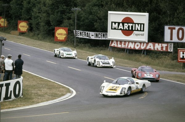 Le Mans, France. 18 - 19 June 1966.
Udo Schutz/Piet de Klerk (#32 Porsche 906/6LH), 6th position, leads Mike Salmon/David Hobbs (#36 Ferrari Dino 206S), retired, Gunther Klass/Rolf Stommelen (#58 Porsche 906/6), 7th position and Peter Gregg/Sten Axelsson (#33 Porsche 906/6), retired, action.
World Copyright: LAT Photographic
Ref: 66LM03 Le Mans, France. 18 - 19 June 1966.
Udo Schutz/Piet de Klerk (#32 Porsche 906/6LH), 6th position, leads Mike Salmon/David Hobbs (#36 Ferrari Dino 206S), retired, Gunther Klass/Rolf Stommelen (#58 Porsche 906/6), 7th position and Peter Gregg/Sten Axelsson (#33 Porsche 906/6), retired, action.
World Copyright: LAT Photographic
Ref: 66LM03