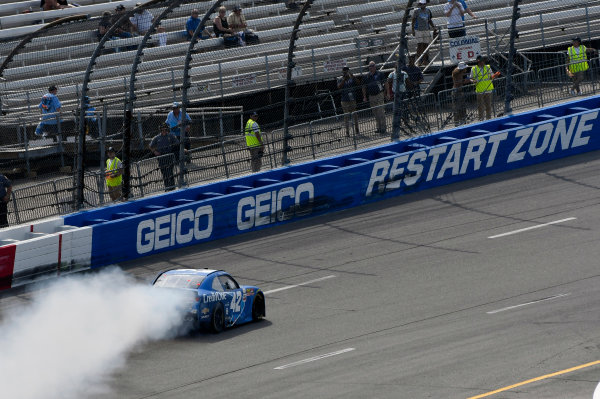 NASCAR Xfinity Series
ToyotaCare 250
Richmond International Raceway, Richmond, VA USA
Saturday 29 April 2017
Kyle Larson, Credit One Bank Chevrolet Camaro burnout
World Copyright: Nigel Kinrade
LAT Images
ref: Digital Image 17RIC1nk08963 NASCAR Xfinity Series
ToyotaCare 250
Richmond International Raceway, Richmond, VA USA
Saturday 29 April 2017
Kyle Larson, Credit One Bank Chevrolet Camaro burnout
World Copyright: Nigel Kinrade
LAT Images
ref: Digital Image 17RIC1nk08963