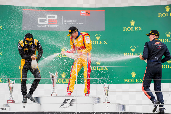 2017 GP3 Series Round 3.
Silverstone, Northamptonshire, UK.
Sunday 16 July 2017.
Jack Aitken (GBR, ART Grand Prix), Giuliano Alesi (FRA, Trident), Niko Kari (FIN, Arden International).
Photo: Zak Mauger/GP3 Series Media Service.
ref: Digital Image _56I0253 2017 GP3 Series Round 3.
Silverstone, Northamptonshire, UK.
Sunday 16 July 2017.
Jack Aitken (GBR, ART Grand Prix), Giuliano Alesi (FRA, Trident), Niko Kari (FIN, Arden International).
Photo: Zak Mauger/GP3 Series Media Service.
ref: Digital Image _56I0253