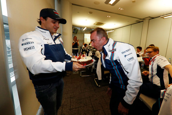 Shanghai International Circuit, Shanghai, China. 
Saturday 08 April 2017.
Paddy Lowe, Williams Martini Racing Formula 1, blows out his birthday candles on a cake presented by Felipe Massa, Williams Martini Racing, and the Williams team.
World Copyright: Glenn Dunbar/LAT Images
ref: Digital Image _31I5184