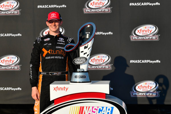 NASCAR XFINITY Series
TheHouse.com 300
Chicagoland Speedway, Joliet, IL USA
Saturday 16 September 2017
Matt Tifft, TMNT Lone Rat & Cub/ABTA Toyota Camry, Xfinity trophy
World Copyright: Logan Whitton
LAT Images NASCAR XFINITY Series
TheHouse.com 300
Chicagoland Speedway, Joliet, IL USA
Saturday 16 September 2017
Matt Tifft, TMNT Lone Rat & Cub/ABTA Toyota Camry, Xfinity trophy
World Copyright: Logan Whitton
LAT Images