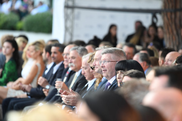 Monte Carlo, Monaco.
Friday 26 May 2017.
Chase Carey (USA) Chief Executive Officer and Executive Chairman of the Formula One Group, Sean Bratches (USA) Formula One Managing Director, Commercial Operations abd Ross Brawn (GBR) Formula One Managing Director of Motorsports at the Amber Lounge Fashion Show, Le Meridien Beach Plaza Hotel, Monaco
World Copyright: Mark Sutton/Sutton/LAT Images
ref: Digital Image dcd1727my409 Monte Carlo, Monaco.
Friday 26 May 2017.
Chase Carey (USA) Chief Executive Officer and Executive Chairman of the Formula One Group, Sean Bratches (USA) Formula One Managing Director, Commercial Operations abd Ross Brawn (GBR) Formula One Managing Director of Motorsports at the Amber Lounge Fashion Show, Le Meridien Beach Plaza Hotel, Monaco
World Copyright: Mark Sutton/Sutton/LAT Images
ref: Digital Image dcd1727my409