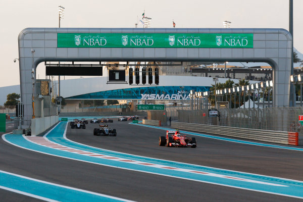 Yas Marina Circuit, Abu Dhabi, United Arab Emirates.
Sunday 29 November 2015.
Kimi Raikkonen, Ferrari SF-15T, leads Sergio Perez, Force India VJM08 Mercedes, and Nico Hulkenberg, Force India VJM08 Mercedes.
World Copyright: Sam Bloxham/LAT Photographic
ref: Digital Image _SBL8488 Yas Marina Circuit, Abu Dhabi, United Arab Emirates.
Sunday 29 November 2015.
Kimi Raikkonen, Ferrari SF-15T, leads Sergio Perez, Force India VJM08 Mercedes, and Nico Hulkenberg, Force India VJM08 Mercedes.
World Copyright: Sam Bloxham/LAT Photographic
ref: Digital Image _SBL8488