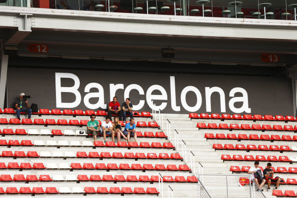 Circuit de Catalunya, Barcelona, Spain.
Thursday 8 May 2014.
Fans in the grandstands.
World Copyright: Andy Hone/LAT Photographic.
ref: Digital Image _ONY7809 Circuit de Catalunya, Barcelona, Spain.
Thursday 8 May 2014.
Fans in the grandstands.
World Copyright: Andy Hone/LAT Photographic.
ref: Digital Image _ONY7809