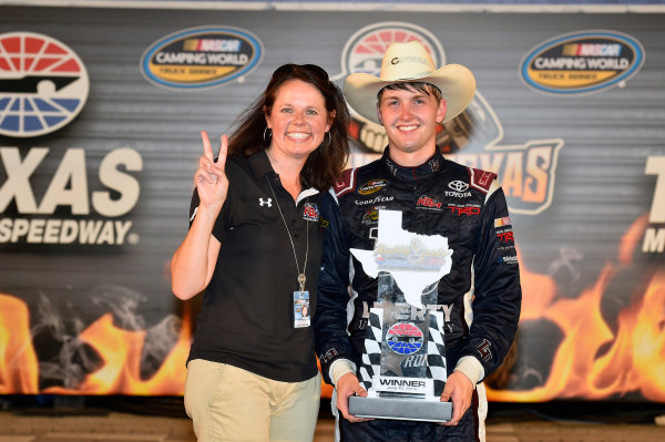 9-10 June, 2016, Fort Worth, Texas USA
William Byron celebrates his win in Victory Lane
? 2016, Nigel Kinrade
LAT Photo USA