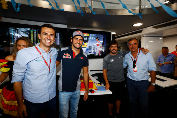 Hungaroring, Budapest, Hungary. 
Saturday 29 July 2017.
L-R: Pedro de la Rosa, Carlos Sainz Jr, Toro Rosso, Fernando Alonso, McLaren, who celebrates his 36th birthday, and Carlos Sainz Sr. 
World Copyright: Steven Tee/LAT Images 
ref: Digital Image _R3I3643