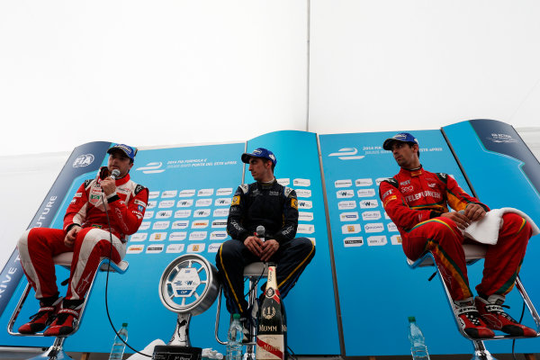 2014 FIA Formula E Championship.
Punta del Este ePrix, Uruguay.
Post-race press conference. Sebastien Buemi (SWI)/E.dams Renault - Spark-Renault SRT_01E (first position), Nelson Piquet Jr (BRA)/China Racing - Spark-Renault SRT_01E (second position) and Lucas di Grassi (BRA)/Audi Abt Sport - Spark-Renault SRT_01E (third position).
Photo: Zak Mauger/LAT/FE
ref: Digital Image _L0U2023 2014 FIA Formula E Championship.
Punta del Este ePrix, Uruguay.
Post-race press conference. Sebastien Buemi (SWI)/E.dams Renault - Spark-Renault SRT_01E (first position), Nelson Piquet Jr (BRA)/China Racing - Spark-Renault SRT_01E (second position) and Lucas di Grassi (BRA)/Audi Abt Sport - Spark-Renault SRT_01E (third position).
Photo: Zak Mauger/LAT/FE
ref: Digital Image _L0U2023