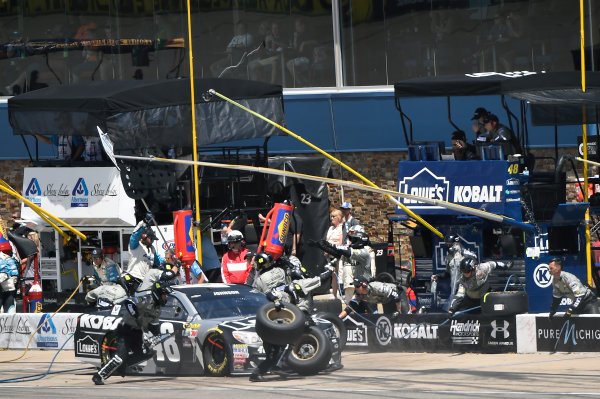 10-12 June, 2016, Brooklyn, Michigan USA
Jimmie Johnson (48) makes a pit stop.
?2016, John Harrelson / LAT Photo USA 10-12 June, 2016, Brooklyn, Michigan USA
Jimmie Johnson (48) makes a pit stop.
?2016, John Harrelson / LAT Photo USA