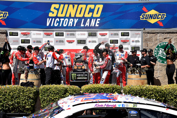 Monster Energy NASCAR Cup Series
Toyota/Save Mart 350
Sonoma Raceway, Sonoma, CA USA
Sunday 25 June 2017
Kevin Harvick, Stewart-Haas Racing, Mobil 1 Ford Fusion wins Sonoma.
World Copyright: Rusty Jarrett
LAT Images Monster Energy NASCAR Cup Series
Toyota/Save Mart 350
Sonoma Raceway, Sonoma, CA USA
Sunday 25 June 2017
Kevin Harvick, Stewart-Haas Racing, Mobil 1 Ford Fusion wins Sonoma.
World Copyright: Rusty Jarrett
LAT Images