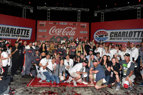 Monster Energy NASCAR Cup Series
Coca-Cola 600
Charlotte Motor Speedway, Concord, NC USA
Monday 29 May 2017
Austin Dillon, Richard Childress Racing, Dow Salutes Veterans Chevrolet SS celebrates his win in Victory Lane
World Copyright: Nigel Kinrade
LAT Images
ref: Digital Image 17CLT2nk10556