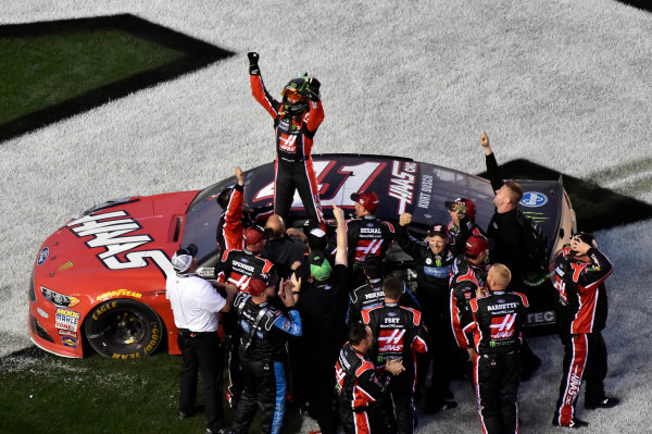 2017 Monster Energy NASCAR Cup Series - Daytona 500
Daytona International Speedway, Daytona Beach, FL USA
Sunday 26 February 2017
Kurt Busch celebrates his win
World Copyright: Nigel Kinrade/LAT Images
ref: Digital Image _DSC7952 2017 Monster Energy NASCAR Cup Series - Daytona 500
Daytona International Speedway, Daytona Beach, FL USA
Sunday 26 February 2017
Kurt Busch celebrates his win
World Copyright: Nigel Kinrade/LAT Images
ref: Digital Image _DSC7952