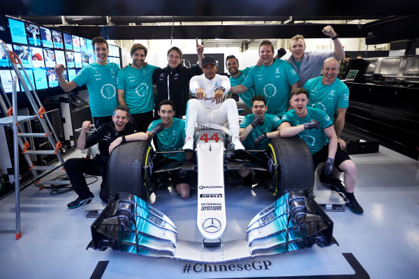 Shanghai International Circuit, Shanghai, China. 
Sunday 9 April 2017.
Lewis Hamilton, Mercedes AMG, 1st Position, celebrates victory with his race team.
World Copyright: Steve Etherington/LAT Images
ref: Digital Image SNE19118