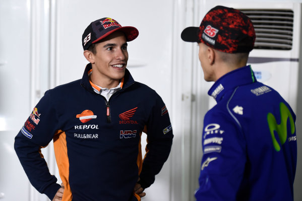 2017 MotoGP Championship - Round 12
Silverstone, Northamptonshire, UK.
Thursday 24 August 2017
Marc Marquez, Repsol Honda Team, Maverick Viñales, Yamaha Factory Racing
World Copyright: Gold and Goose / LAT Images
ref: Digital Image 688313