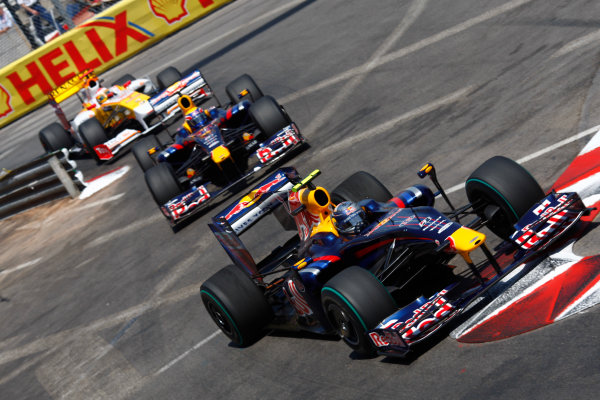 Monte Carlo, Monaco
24th May 2009
Sebastian Vettel, Red Bull Racing RB5 Renault, retired, leads Mark Webber, Red Bull Racing RB5 Renault, 5th position, and Fernando Alonso, Renault R29, 7th position. Action. 
World Copyright: Steven Tee/LAT Photographic
ref: Digital Image _95U7136