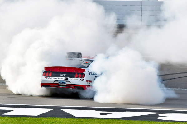 2017 NASCAR Xfinity Series - Boyd Gaming 300
Las Vegas Motor Speedway - Las Vegas, NV USA
Saturday 11 March 2017
Joey Logano celebrates his win with a burnout
World Copyright: Nigel Kinrade/LAT Images
ref: Digital Image 17LAS1nk06116