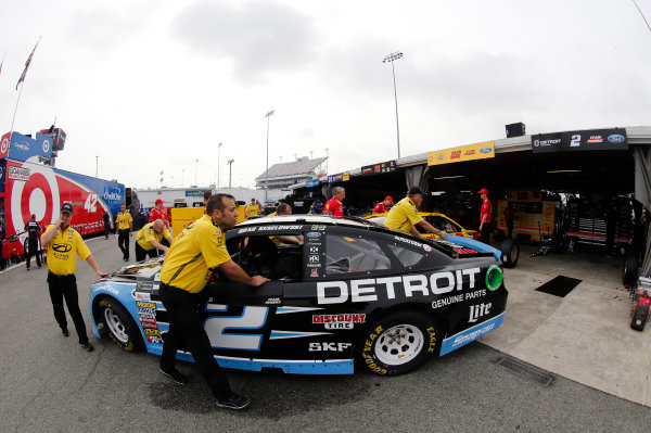 Monster Energy NASCAR Cup Series
Toyota Owners 400
Richmond International Raceway, Richmond, VA USA
Saturday 29 April 2017
Brad Keselowski, Team Penske, Detroit Genuine Parts Ford Fusion Joey Logano, Team Penske, Shell Pennzoil Ford Fusion
World Copyright: Matthew T. Thacker
LAT Images
ref: Digital Image 17RIC1mt1252