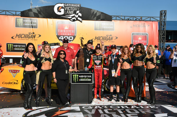 Monster Energy NASCAR Cup Series
FireKeepers Casino 400
Michigan International Speedway, Brooklyn, MI USA
Sunday 18 June 2017
Kyle Larson, Chip Ganassi Racing, Cars 3 Target Chevrolet SS celebrates his win in Victory Lane
World Copyright: Nigel Kinrade
LAT Images Monster Energy NASCAR Cup Series
FireKeepers Casino 400
Michigan International Speedway, Brooklyn, MI USA
Sunday 18 June 2017
Kyle Larson, Chip Ganassi Racing, Cars 3 Target Chevrolet SS celebrates his win in Victory Lane
World Copyright: Nigel Kinrade
LAT Images