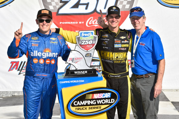 21-22 October, 2016, Talladega, Alabama USA
Grant Enfinger wins at Talladega
©2016, John Harrelson / LAT Photo USA 21-22 October, 2016, Talladega, Alabama USA
Grant Enfinger wins at Talladega
©2016, John Harrelson / LAT Photo USA